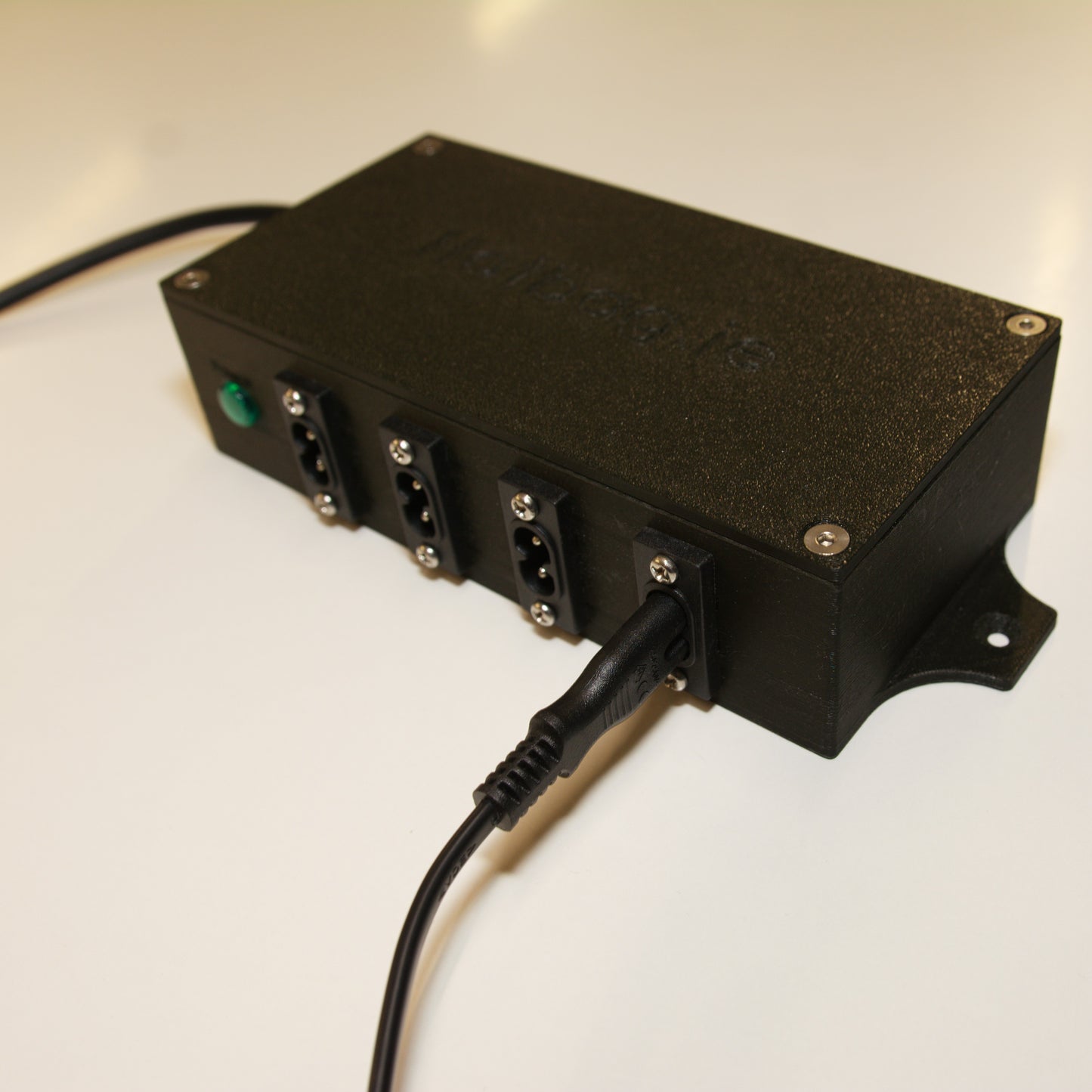 Vehicle Multi-Socket Power Supply unit, 12vdc